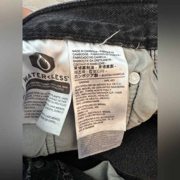 VINTAGE 501 Levi's Women's Dark Gray Jean Shorts 🤎🖤 - Picture 6 of 8